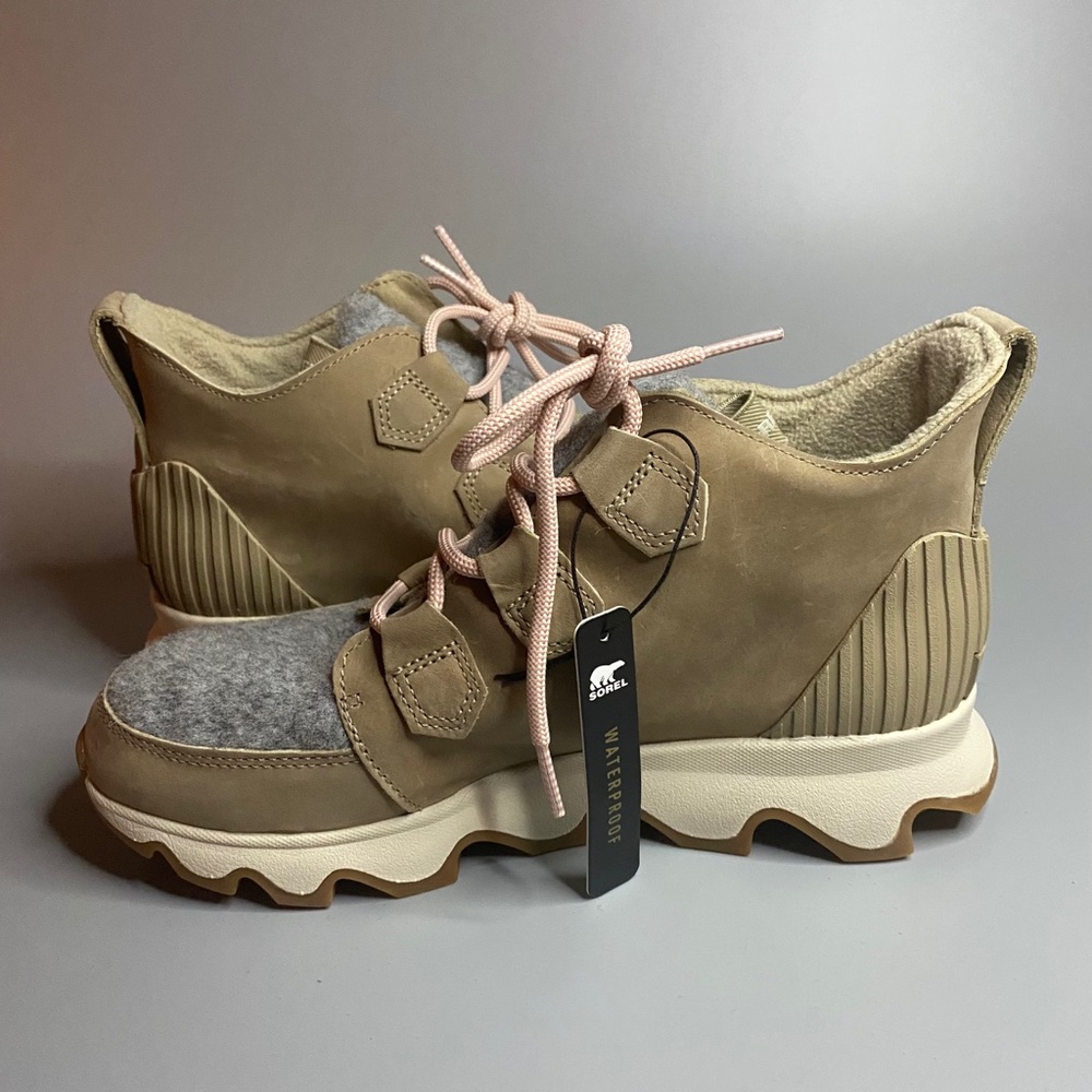 Sorel Kinetic Caribou Boots Sandy Tan 8.5 & 7.5 - Picture 3 of 5